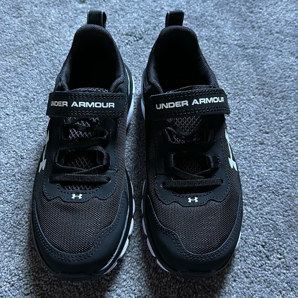 Kids sneakers